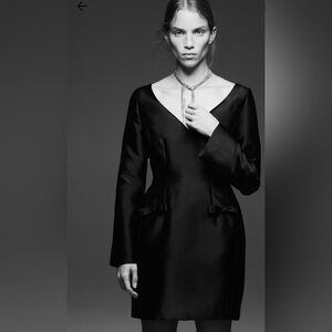 H&M Hourglass Twill Dress with Bows. XL. Black